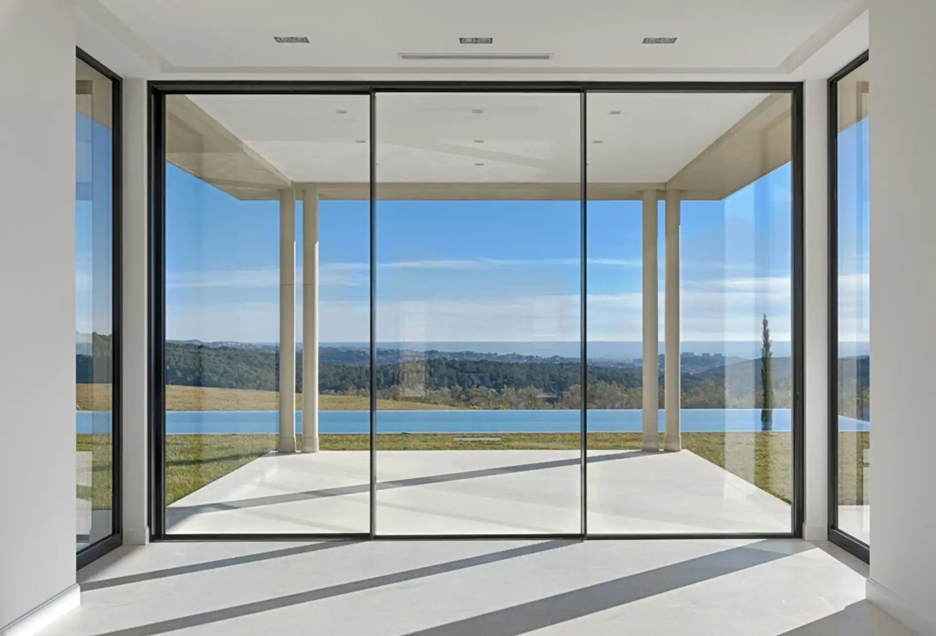 Custom windows in Barrie property
